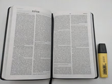 Cargar imagen en el visor de la galería, Biblia RVR 1960 Ultrafina Piel Negra
