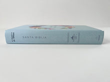 Cargar imagen en el visor de la galería, Biblia RVR 1960 Letra Grande Tamaño Manual Flores Azules Tapa Dura
