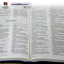 Cargar imagen en el visor de la galería, Biblia RVR 1960 Letra Grande Tamaño Manual Flores Azules Tapa Dura
