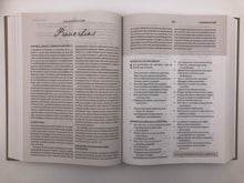 Cargar imagen en el visor de la galería, Biblia RVR 1960 de Estudio Spurgeon Negro Piel Genuina
