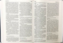 Cargar imagen en el visor de la galería, Biblia NVI Letra Súper Gigante Bordado Sobre Tela
