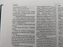 Cargar imagen en el visor de la galería, Biblia NVI Letra Súper Gigante Bordado Sobre Tela
