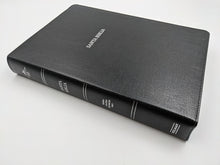 Cargar imagen en el visor de la galería, Biblia RVR 1960 Letra Súper Gigante Negro Piel Fabricada con Índice
