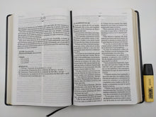 Cargar imagen en el visor de la galería, Biblia RVR 1960 Letra Súper Gigante Negro
