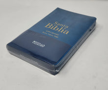 Cargar imagen en el visor de la galería, Biblia RVR 1960 Letra Grande Tamaño Manual Azúl Acero con Cierre con Índice
