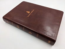 Cargar imagen en el visor de la galería, Biblia RVR 1960 Letra Súper Gigante Marrón Piel Fabricada
