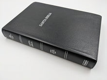 Cargar imagen en el visor de la galería, Biblia RVR 1960 Letra Gigante Piel Fabricada Negro con Índice
