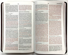 Cargar imagen en el visor de la galería, Biblia RVR 1960 Ultrafina Marrón Piel Fabricada
